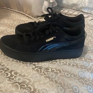 Puma platform tennis shoes